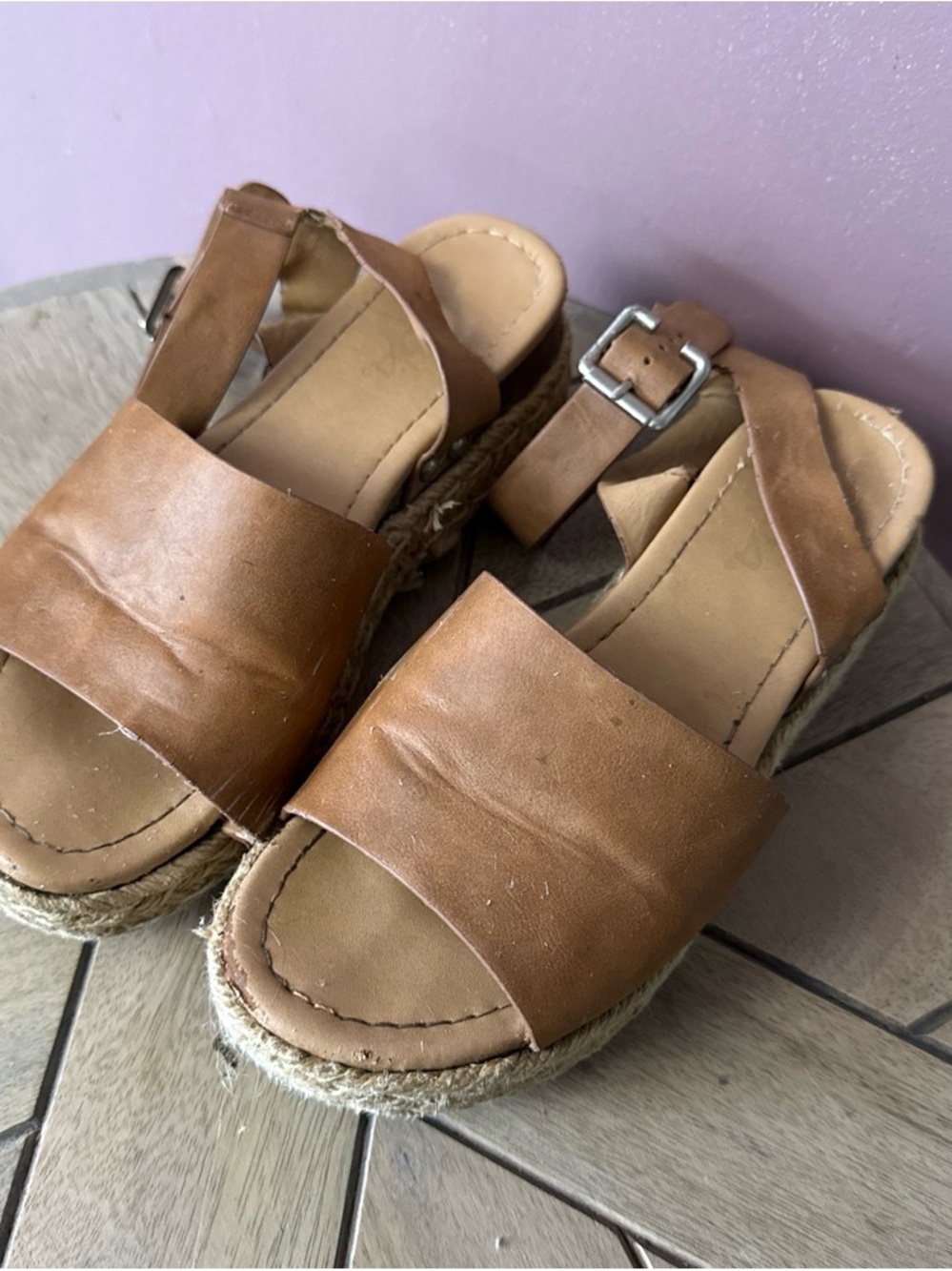 Women’s Tan wedge